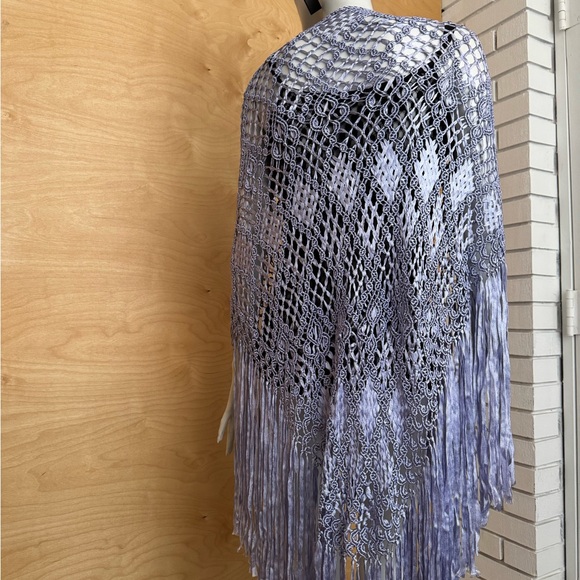 Stunning macrame scarf with fringes - Picture 1 of 12